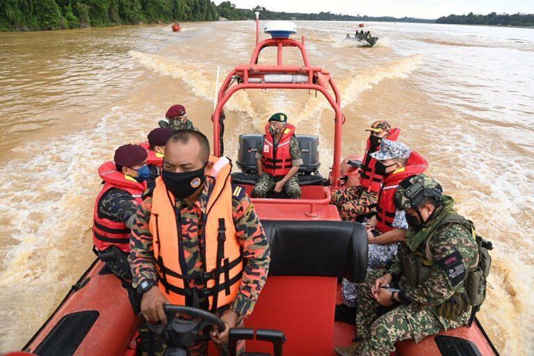 Agong sertai operasi SAR tentera hilang di Sg. Pahang