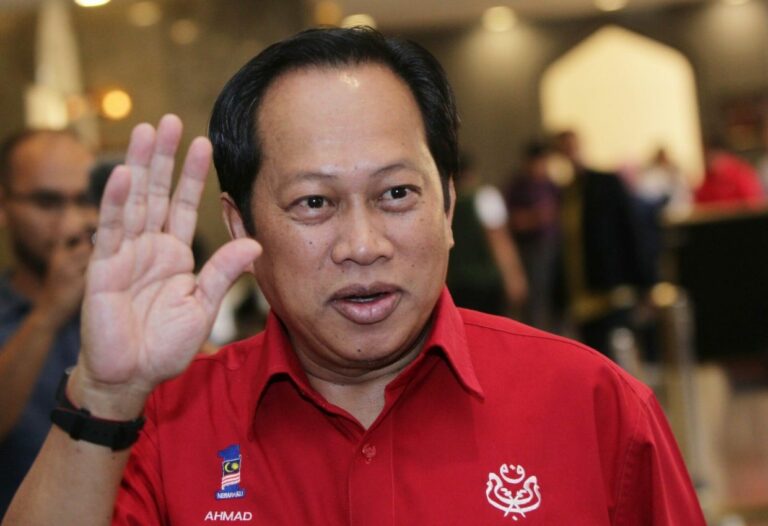 Ahmad Maslan tidak mengaku salah dua tuduhan rasuah