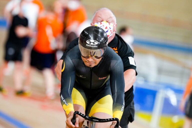 Azizulhasni, Shah Firdaus berjaya mara ke suku akhir