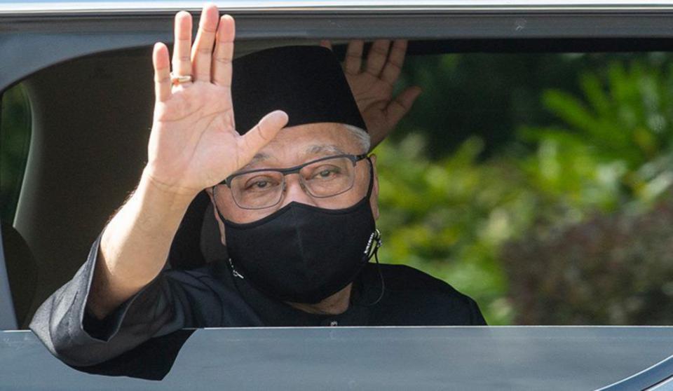 PM tiba di Istana Abdulaziz, menghadap Agong untuk mempersembah cadangan barisan Kabinet