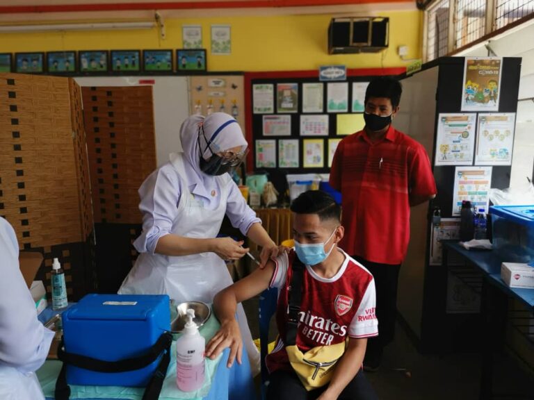 Lebih 2.6 juta populasi remaja negara lengkap vaksin