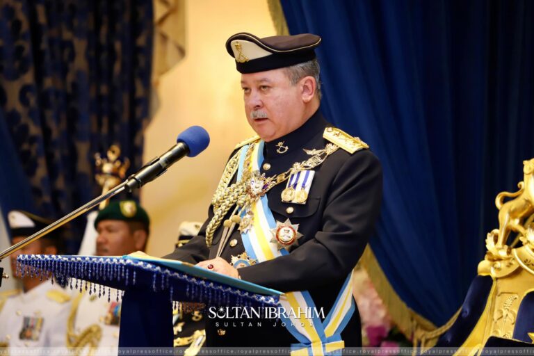 Sultan Johor sifatkan flat kos rendah di Johor macam ‘reban ayam’