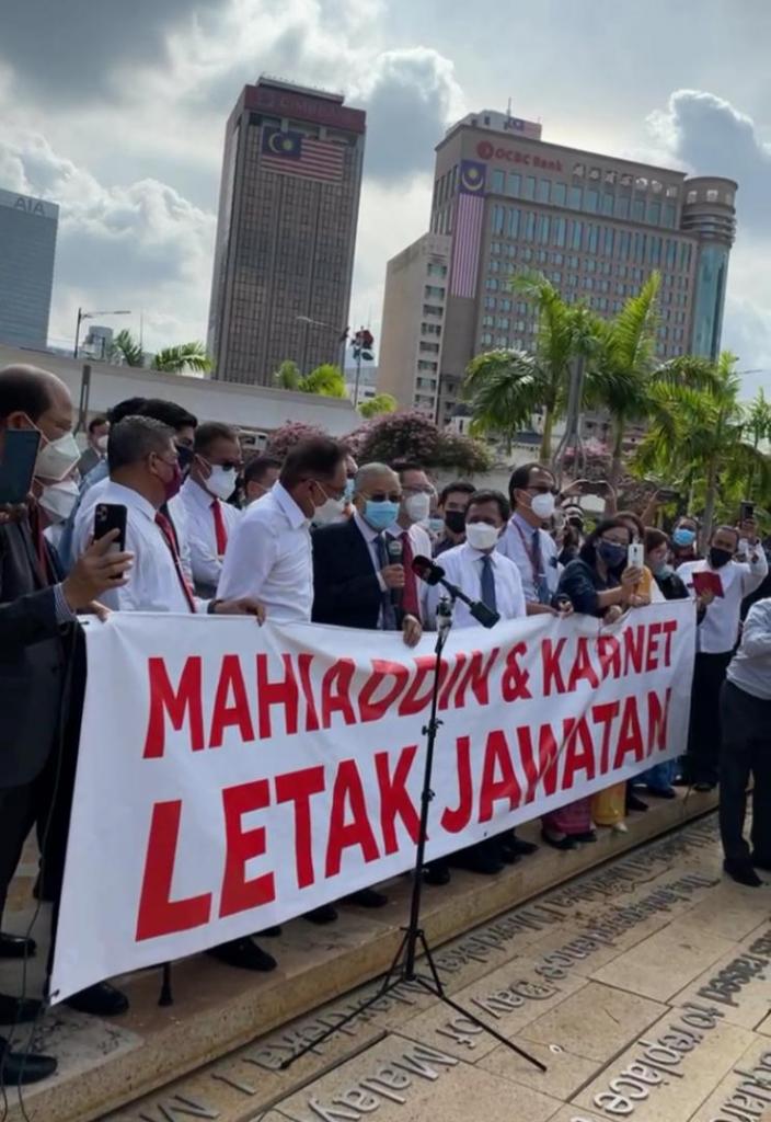 Cubaan pembangkang berarak, masuk bangunan Parlimen gagal