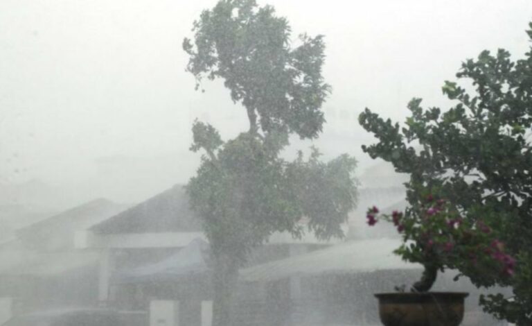 Amaran cuaca buruk di Terengganu, Kelantan