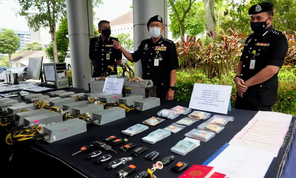 Polis Selangor tumpas sindiket haram ‘Datuk Ken’