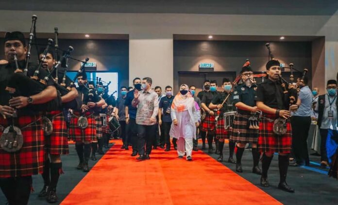 langkah sheraton Azmin - zuraida