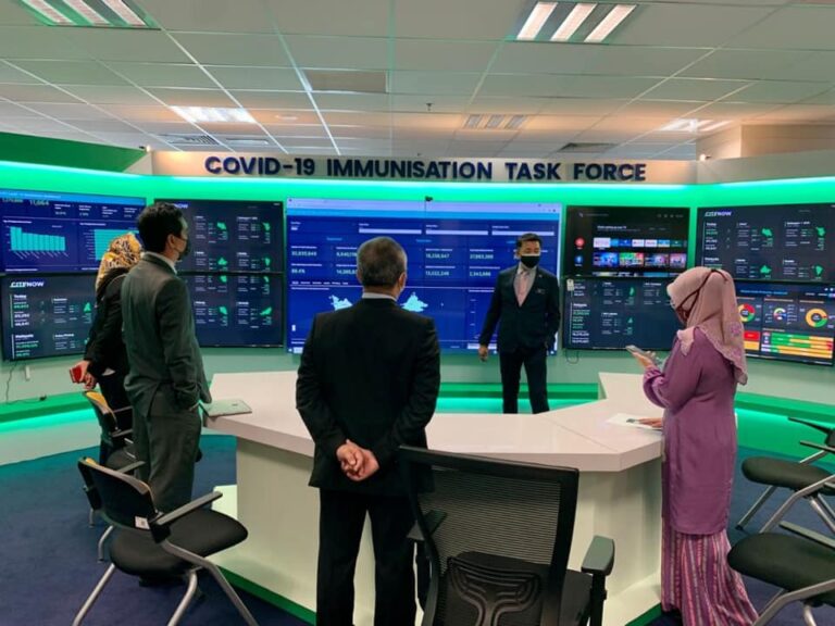 Bajet 2022: Penjawat awam dapat RM700, pesara terima RM350