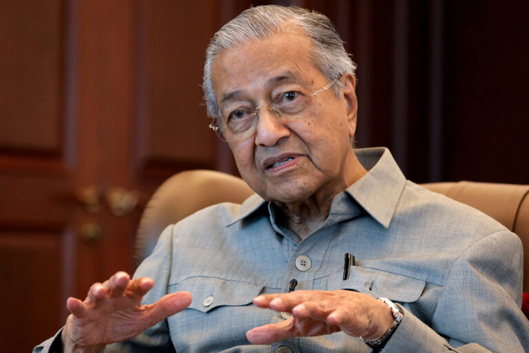 Tun M sifatkan Najib “Penjenayah VIP pertama di Malaysia”