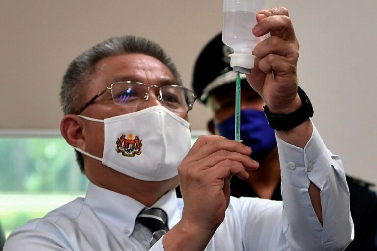 Lebih 24.5 juta dos vaksin Covid-19 telah diberikan setakat semalam – Dr Adham