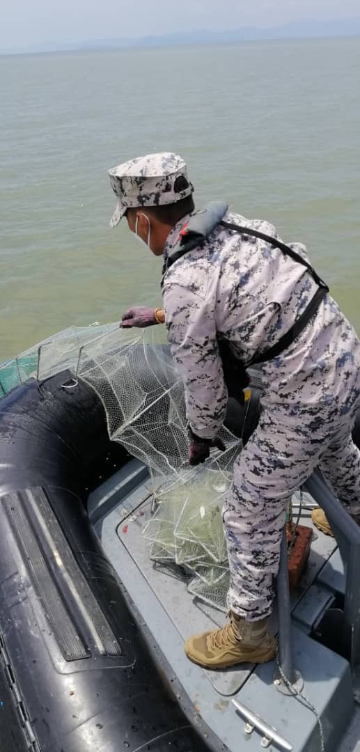 Maritim Malaysia Pulau Pinang rampas 14 set bubu naga