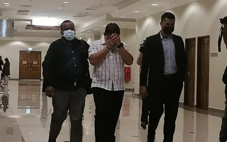 Koperal didakwa terima rasuah kes air ketum