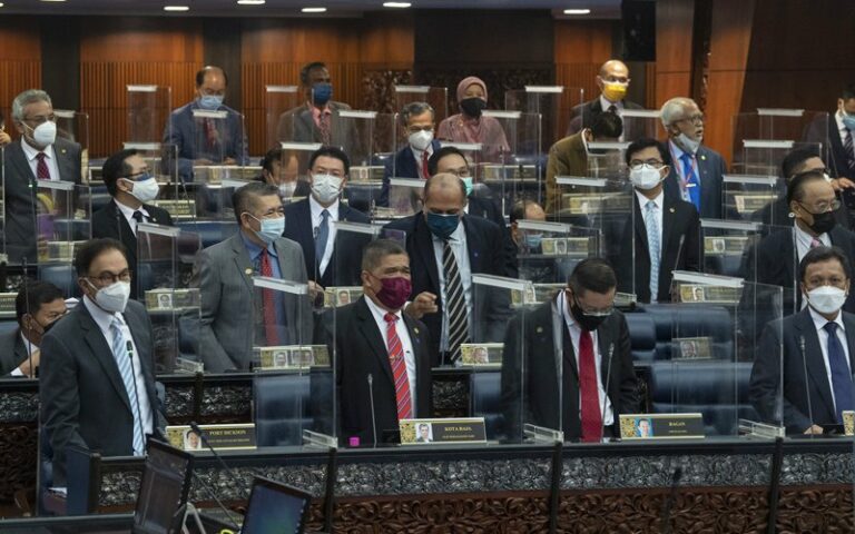 Anwar sambut baik ikhtiar kerajaan, tapi desak usul undi percaya.