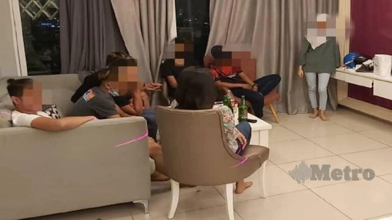 17 termasuk lapan remaja ditahan sedang berparti