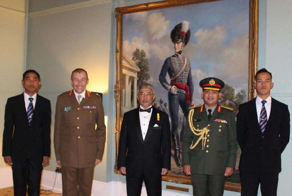 Agong berkenan berangkat ke majlis perjumpaan semula rakan kadet Royal Military Academy Sandhurst