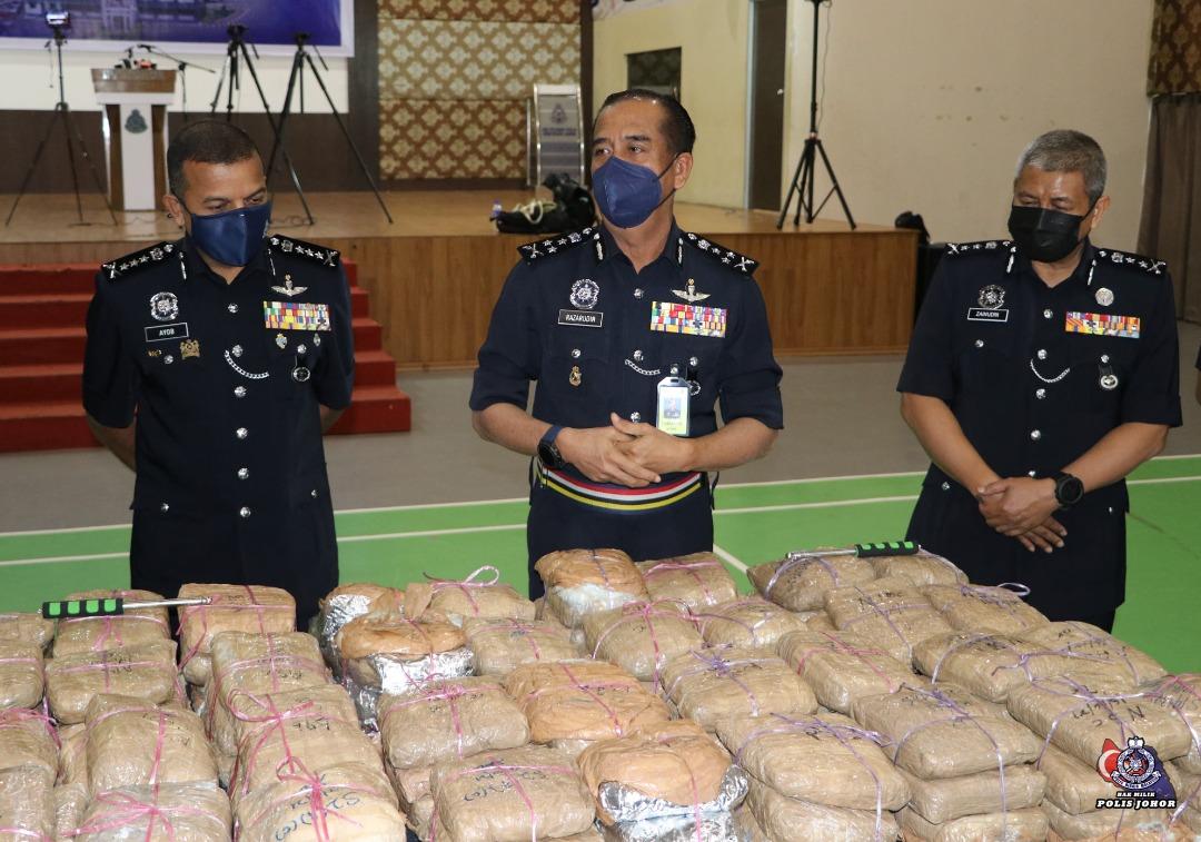 Polis bongkar penyeludupan methamphetamine, transit bersama biji kopi