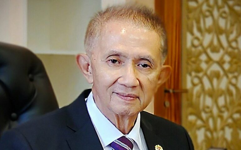 Agong zahir takziah kepada keluarga mendiang Guan Dee