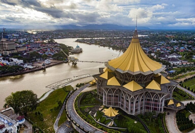 Agong perkenan tamat darurat di Sarawak
