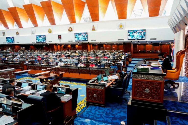 Kerajaan – pembangkang perhalusi kandungan RUU Anti Lompat Parti 31 Mac ini