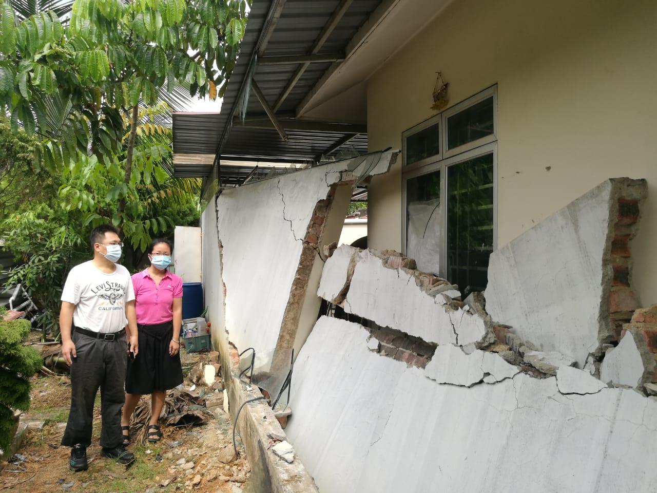 Trauma selepas tembok rumah roboh dirempuh kereta