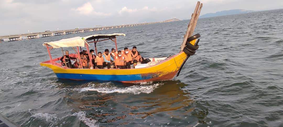 Tekong 17 tahun ditahan bawa pemancing tanpa lesen sah