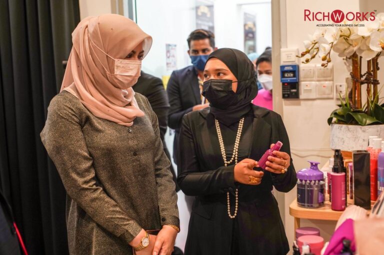 Bekas jururawat bangkit hapus hutang enam angka