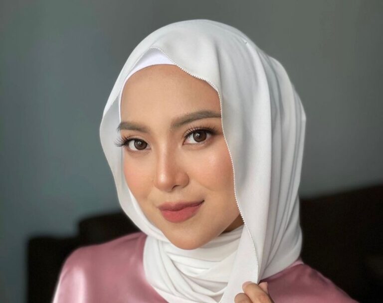 Tayang rumah banglo, ada yang anggap Mawar Rashid meterialistik!