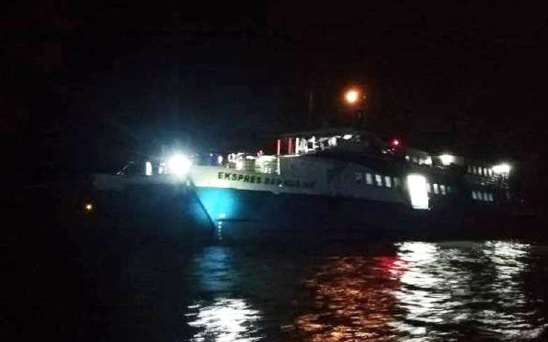 Feri tersangkut tali pukat, 312 penumpang terkandas lebih 2 jam