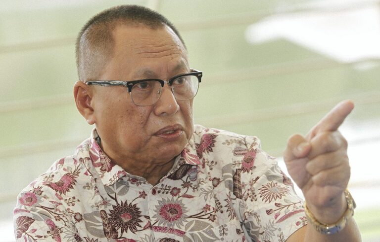 Puad dakwa bekas ahli UMNO mahu ‘ranapkan’ parti