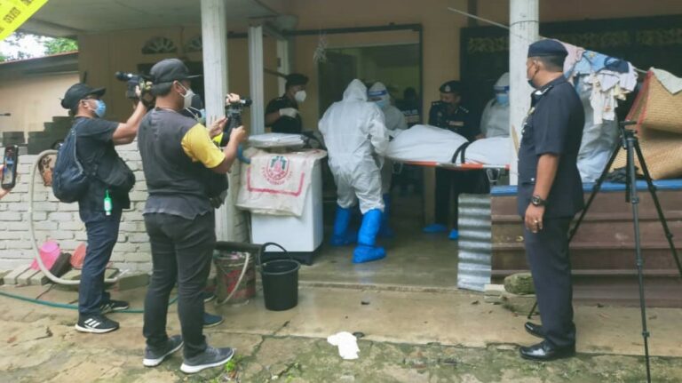 Maut dilanggar lori selepas kelar leher ibu