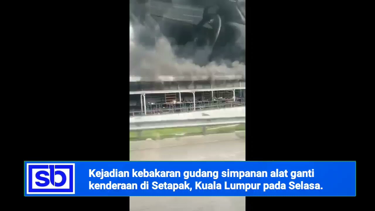 [VIDEO] Gudang aksesori kereta potong terbakar