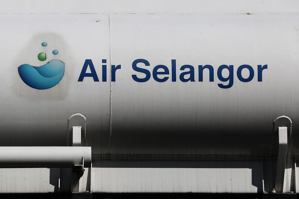 Selangor bayar air Pengurusan Air