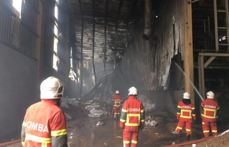 Pegawai bomba cedera letupan di Segamat meninggal dunia pagi ini