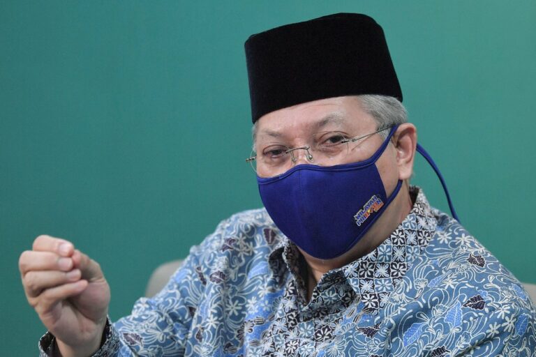 Pemimpin politik dikenal pasti putar belit kenyataan PM – Annuar