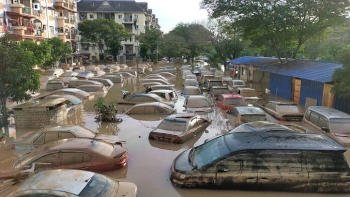 banjir hiasan