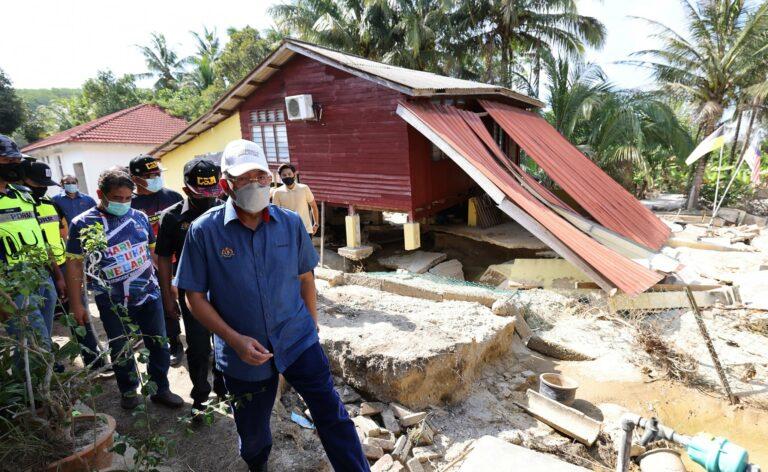 Jalan kampung, jambatan di luar bandar dibaiki segera – Mahdzir