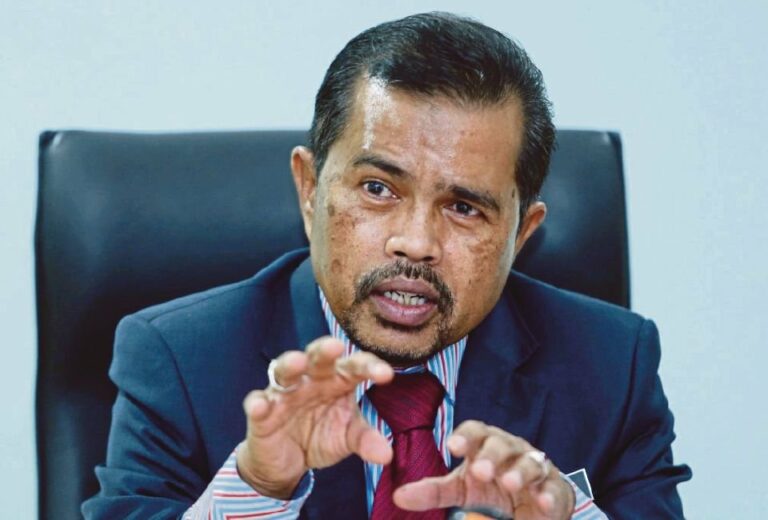 CUEPACS mohon gaji minimum RM1,800