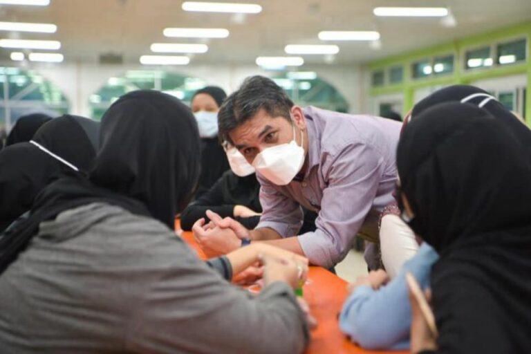 KPM kaji isu berkaitan guru warden asrama – Radzi