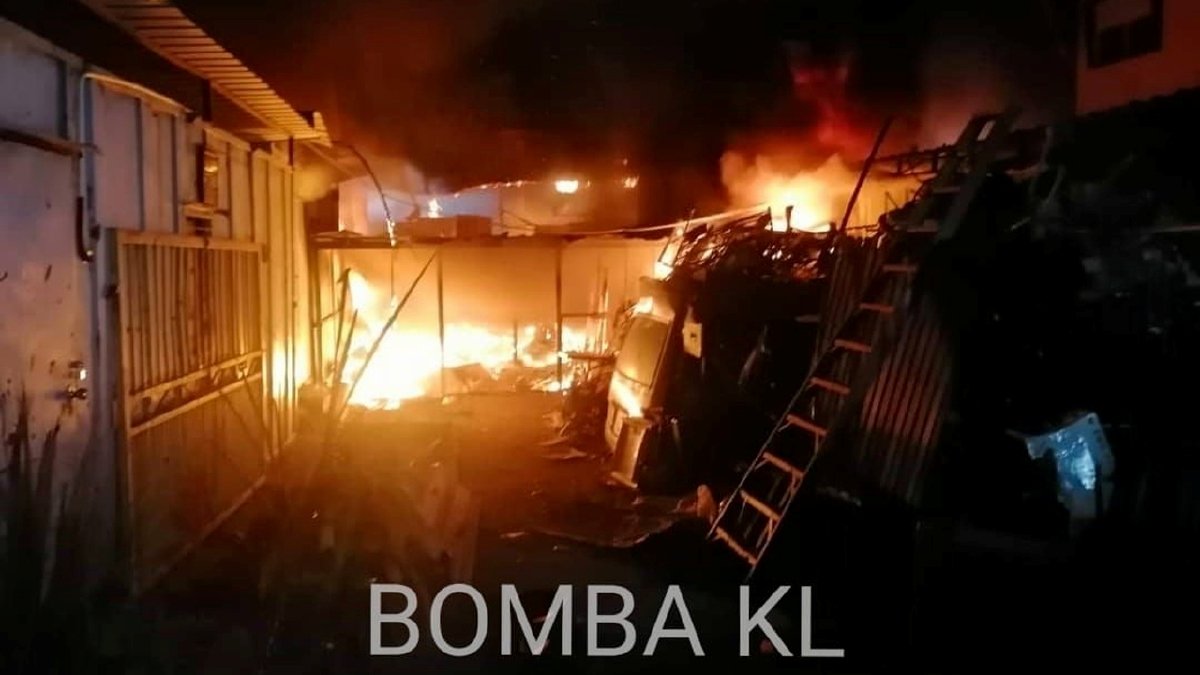Stor barang rumah anak yatim musnah dalam kebakaran