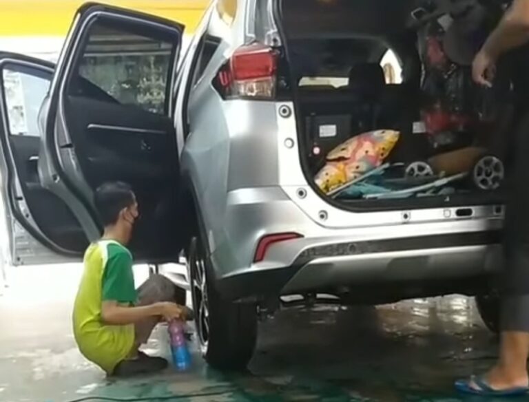 Buta, namun cekap kilatkan rim, tayar kenderaan