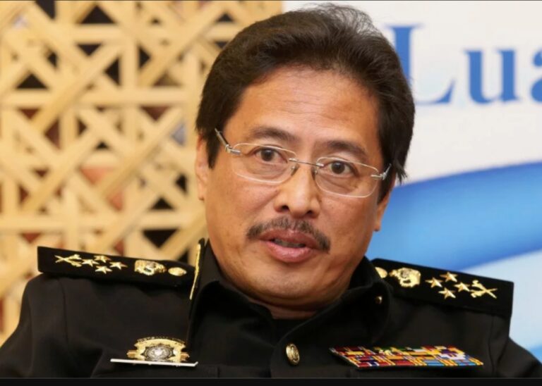 Azam Baki jawab tuduhan, akui akaun saham diguna adik