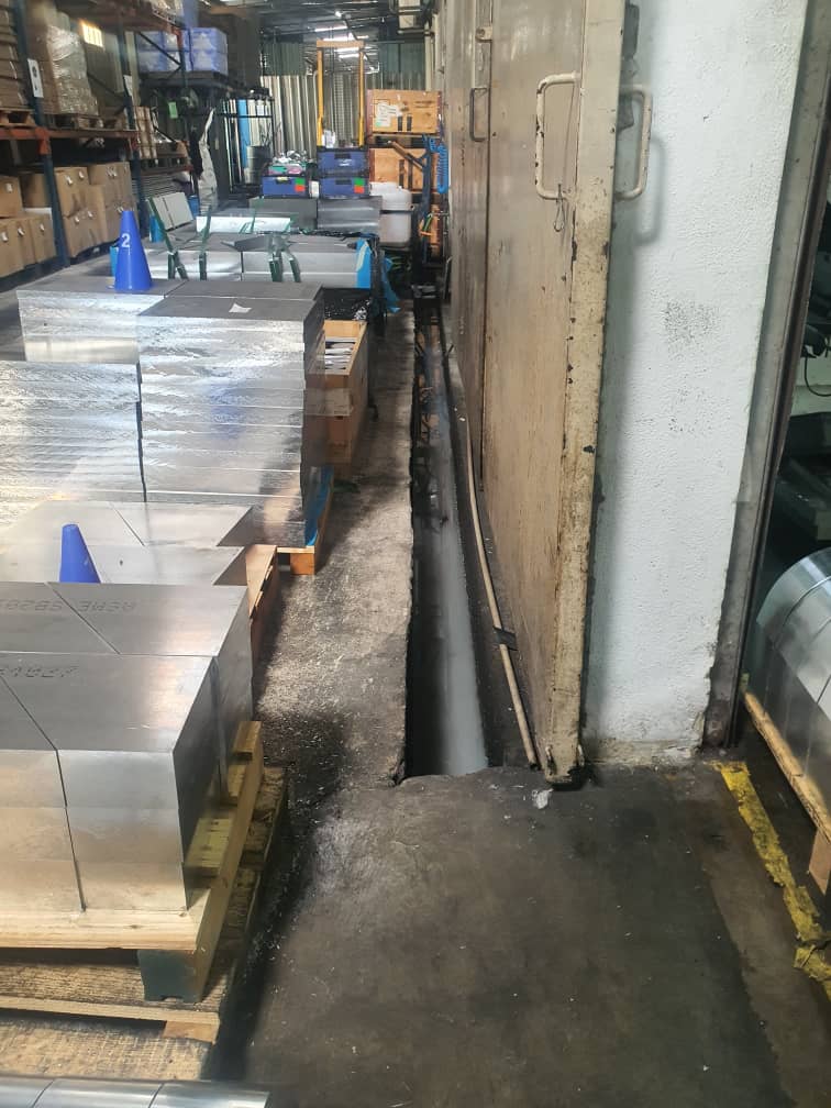 Kilang fabrikasi logam dikompaun RM32,000 cemar longkang awam
