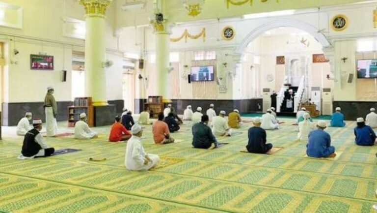 Tiada SOP khas untuk solat Terawih – Idris