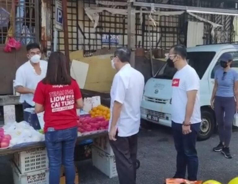 Calon DAP Johor Jaya kena leter penjaja ketika berkempen