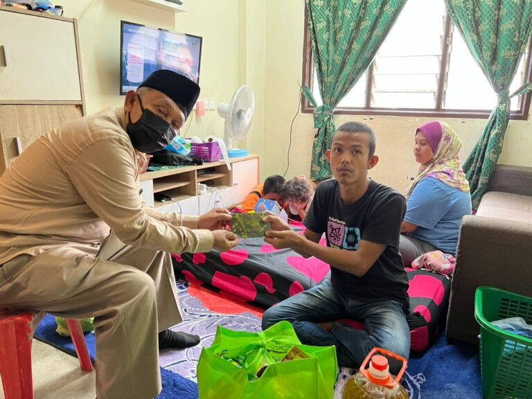 Perniagaan sate ditutup, suami isteri OKU bergantung bantuan kerajaan