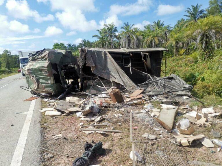 Seorang anggota tentera maut, empat cedera dalam kemalangan