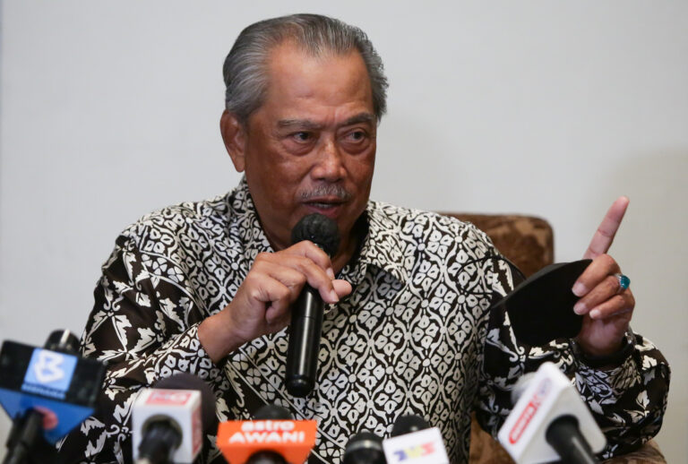 Apabila Muhyiddin meledak