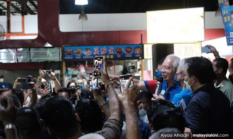 Lepas 5 kali didenda langgar SOP, Najib tetap tampil di acara sesak