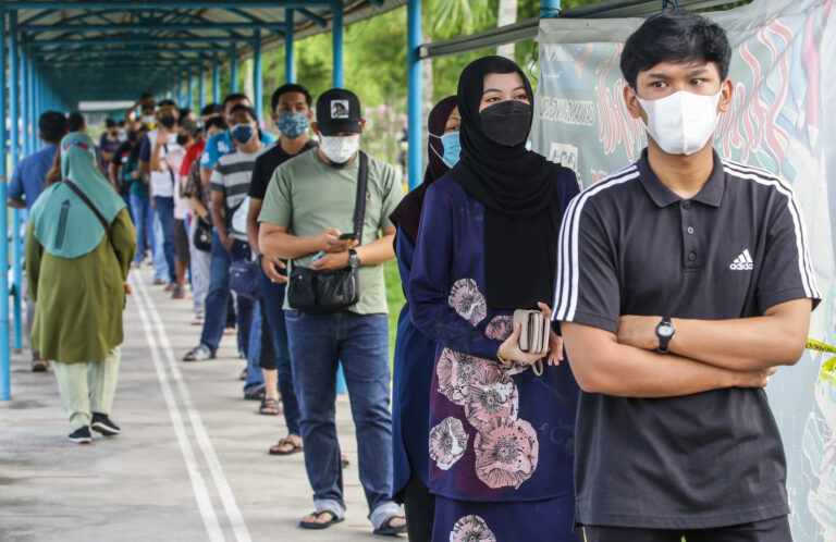 Keputusan pemakaian pelitup muka dibuat berasaskan data, kajian – Muhyiddin