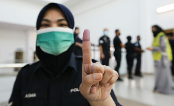 Undi awal