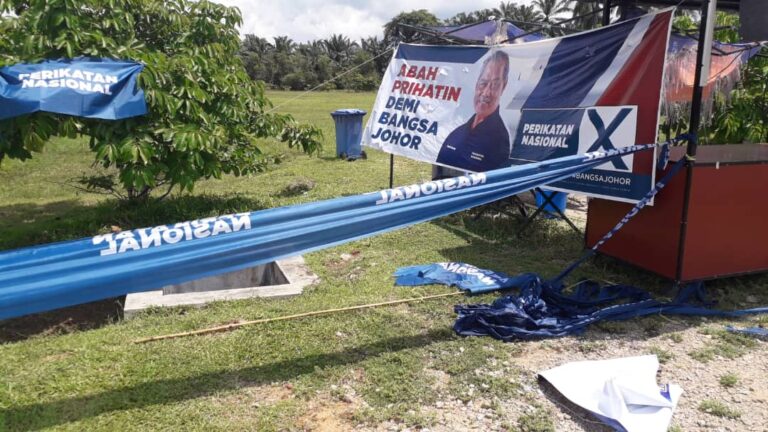PN dakwa bahan kempen dirosakkan